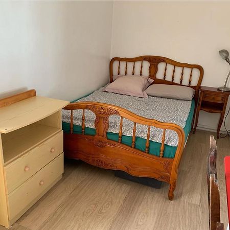 Une Chambre Simple Confortable Avec Acces Direct Aeroport D'Орли Экстерьер фото