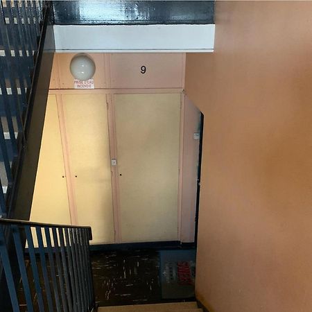 Une Chambre Simple Confortable Avec Acces Direct Aeroport D'Орли Экстерьер фото