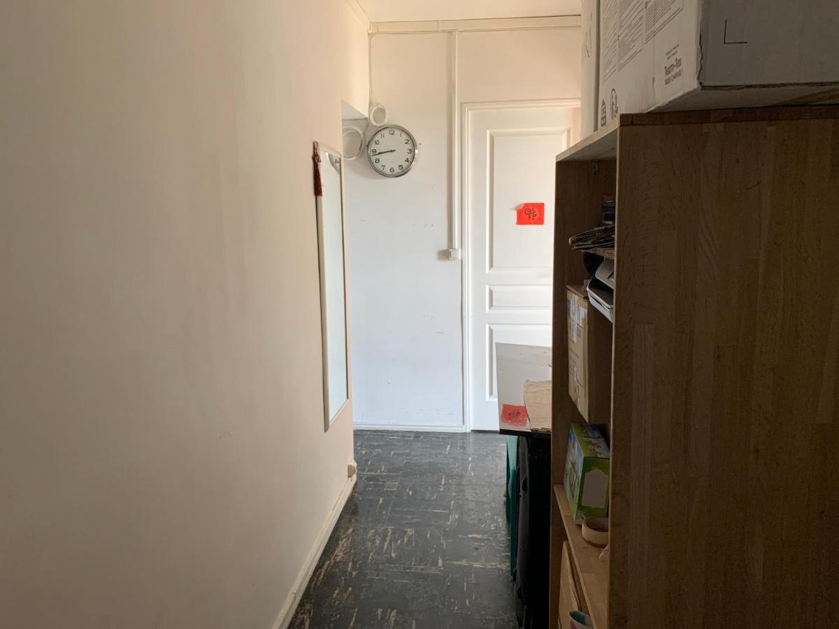 Une Chambre Simple Confortable Avec Acces Direct Aeroport D'Орли Экстерьер фото