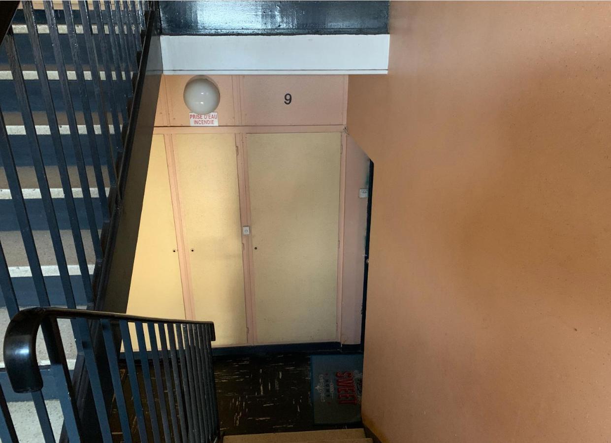 Une Chambre Simple Confortable Avec Acces Direct Aeroport D'Орли Экстерьер фото
